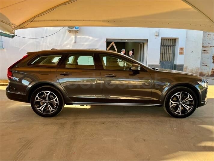 VOLVO V90 Cross Country 2.0 B4 D Core AWD Auto