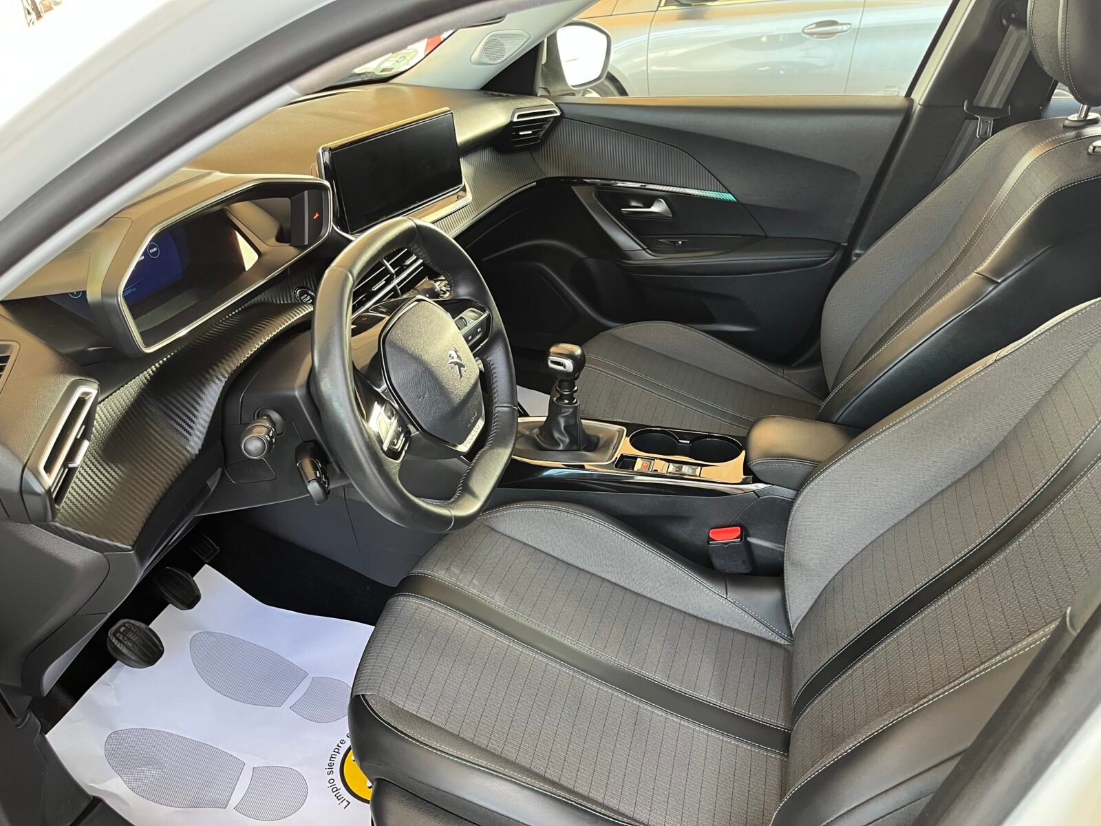 PEUGEOT 2008 ALLURE PACK