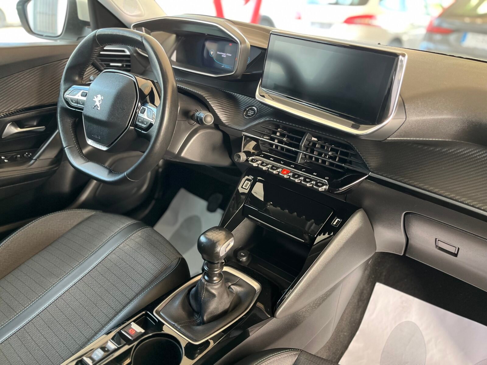 PEUGEOT 2008 ALLURE PACK