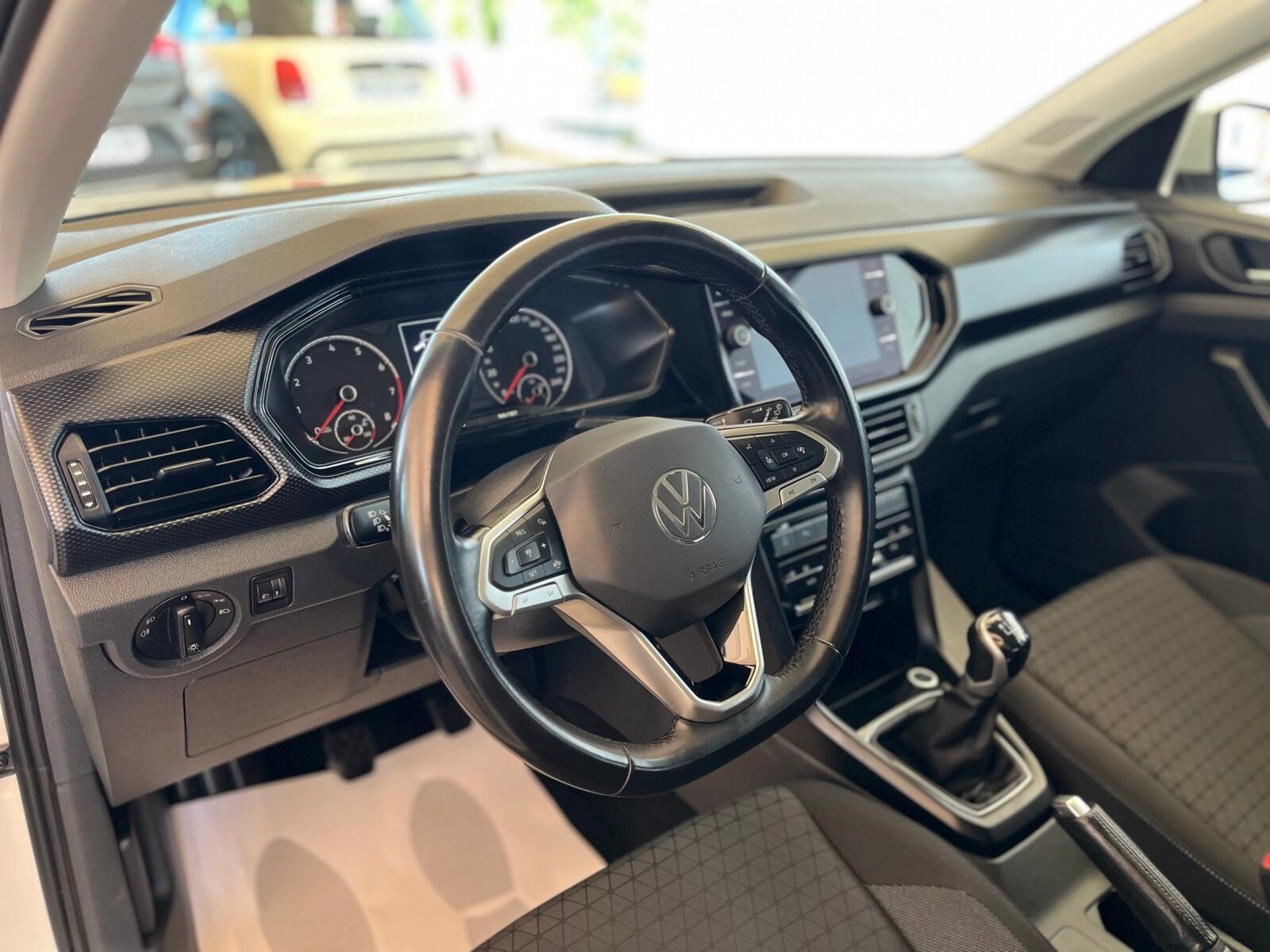 VOLKSWAGEN t-cross advance 