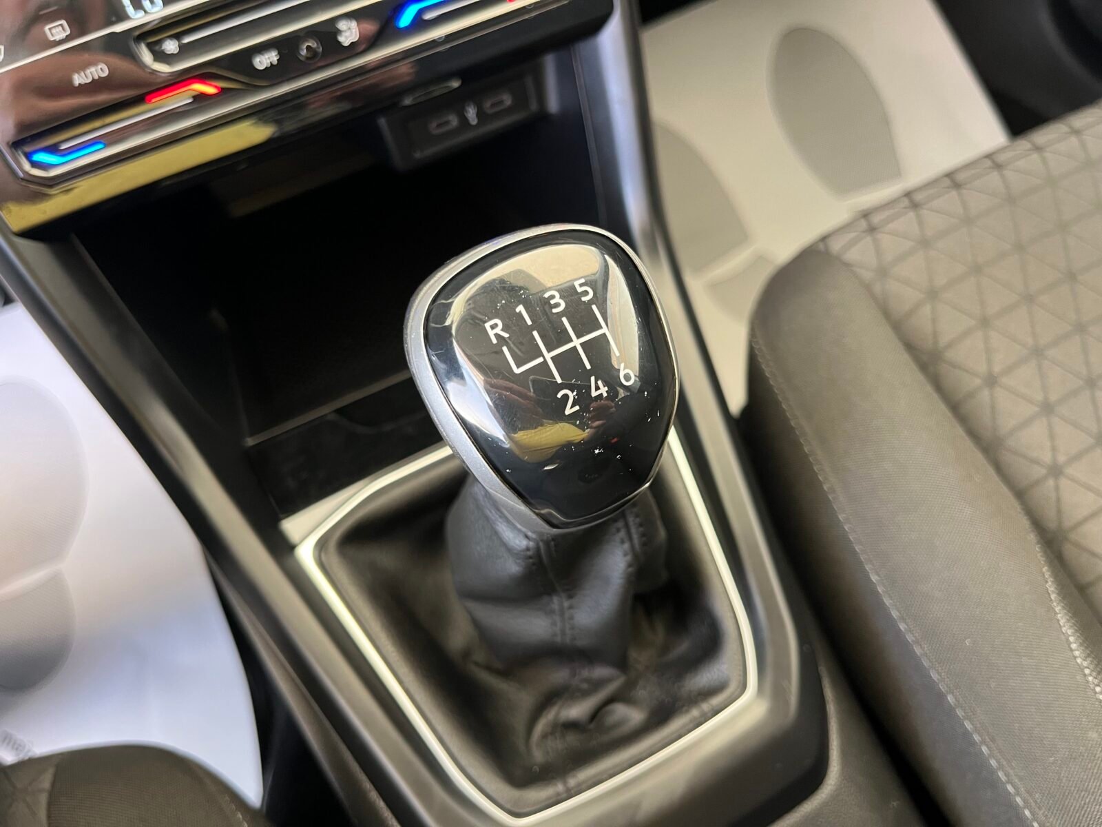 VOLKSWAGEN t-cross advance 