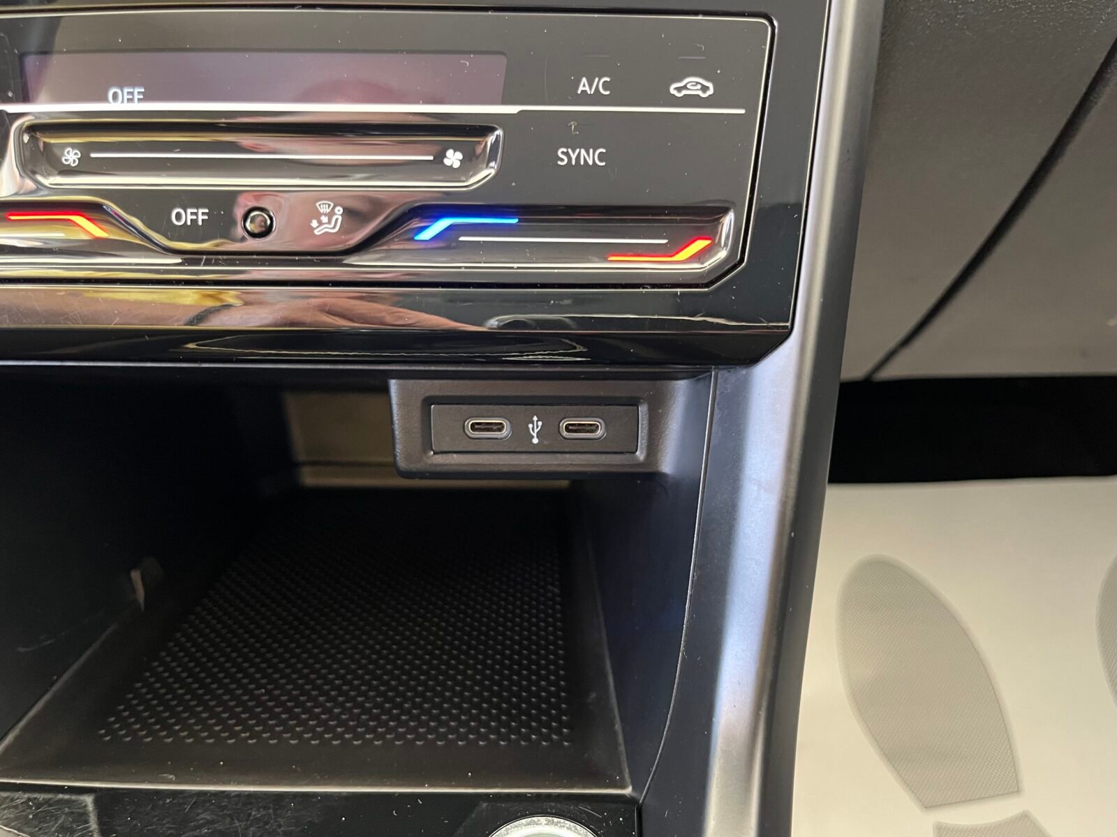 VOLKSWAGEN t-cross advance 