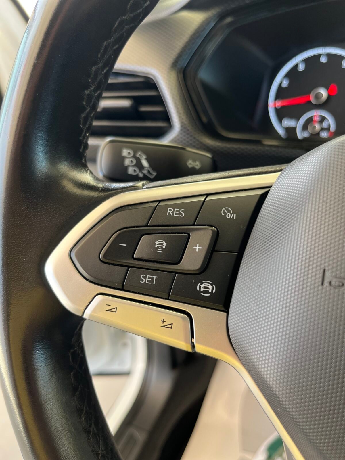 VOLKSWAGEN t-cross advance 