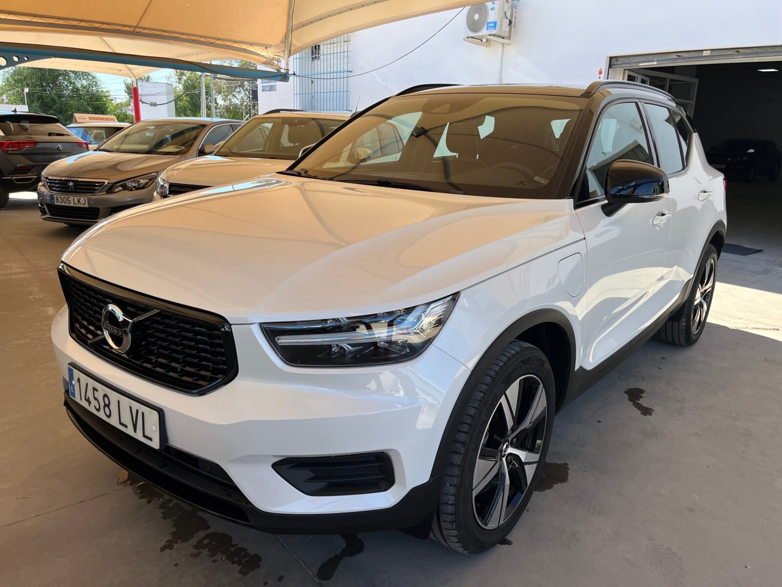 VOLVO XC40 T4 -DESIGN RECHAGER