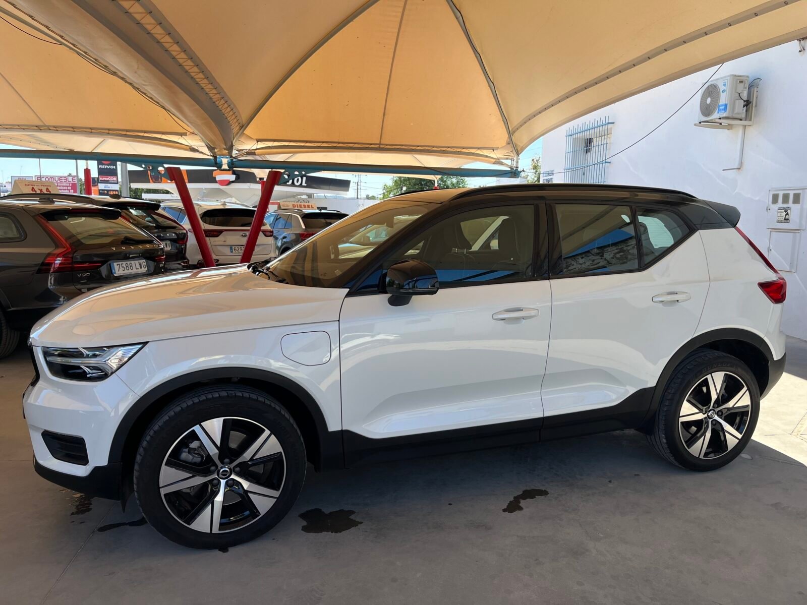 VOLVO XC40 T4 -DESIGN RECHAGER