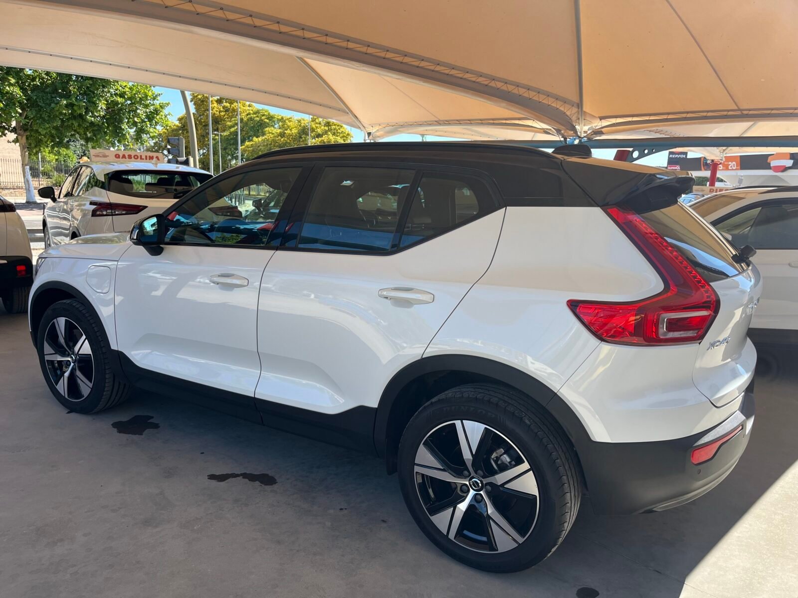 VOLVO XC40 T4 -DESIGN RECHAGER