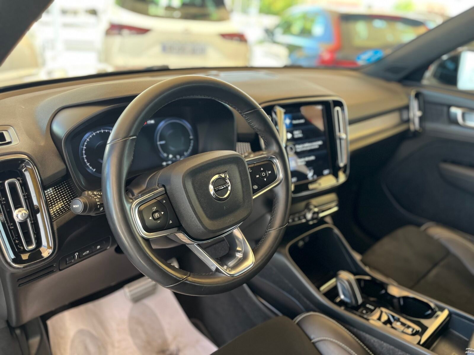 VOLVO XC40 T4 -DESIGN RECHAGER