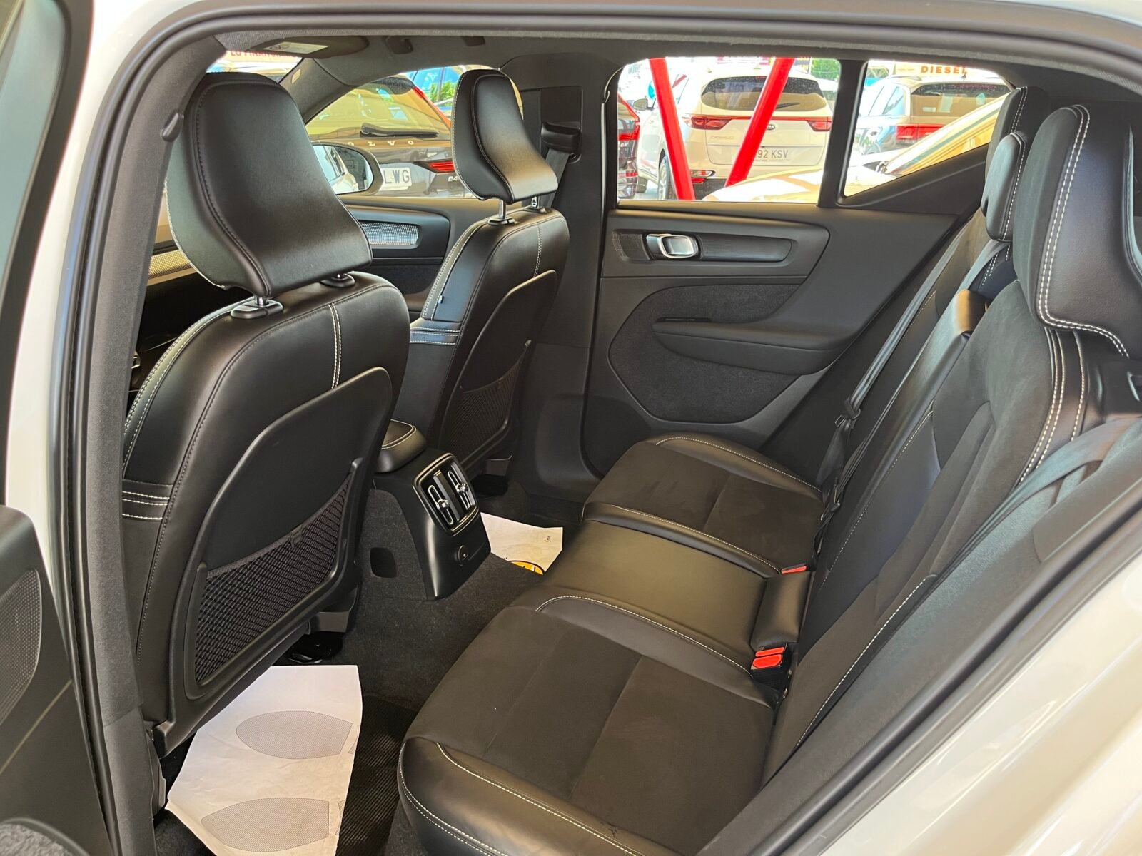 VOLVO XC40 T4 -DESIGN RECHAGER