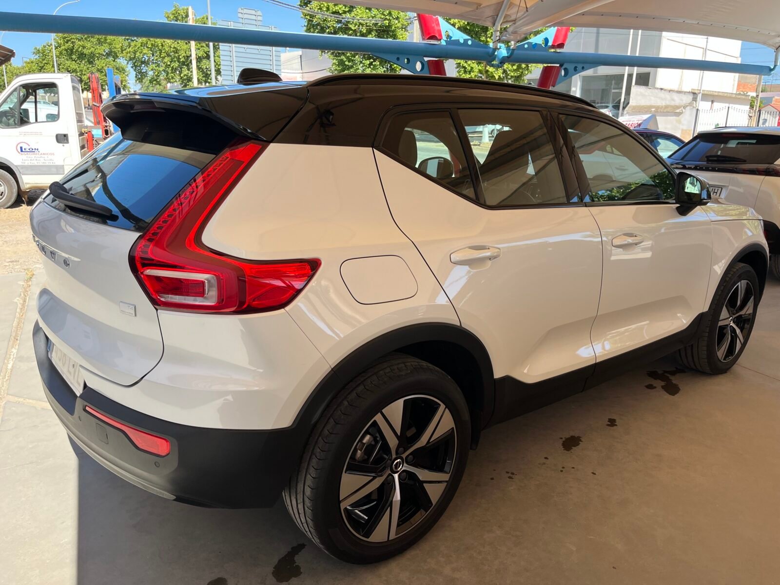 VOLVO XC40 T4 -DESIGN RECHAGER