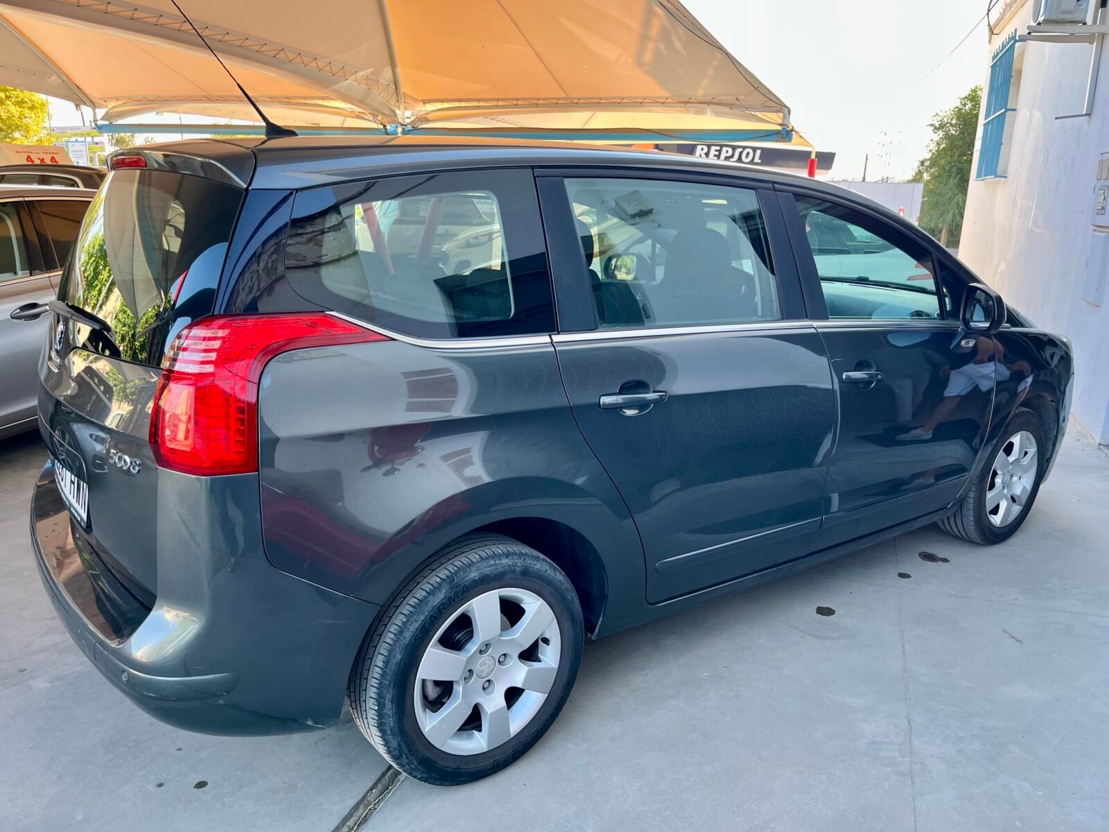PEUGEOT 5008 1.6 hdi active