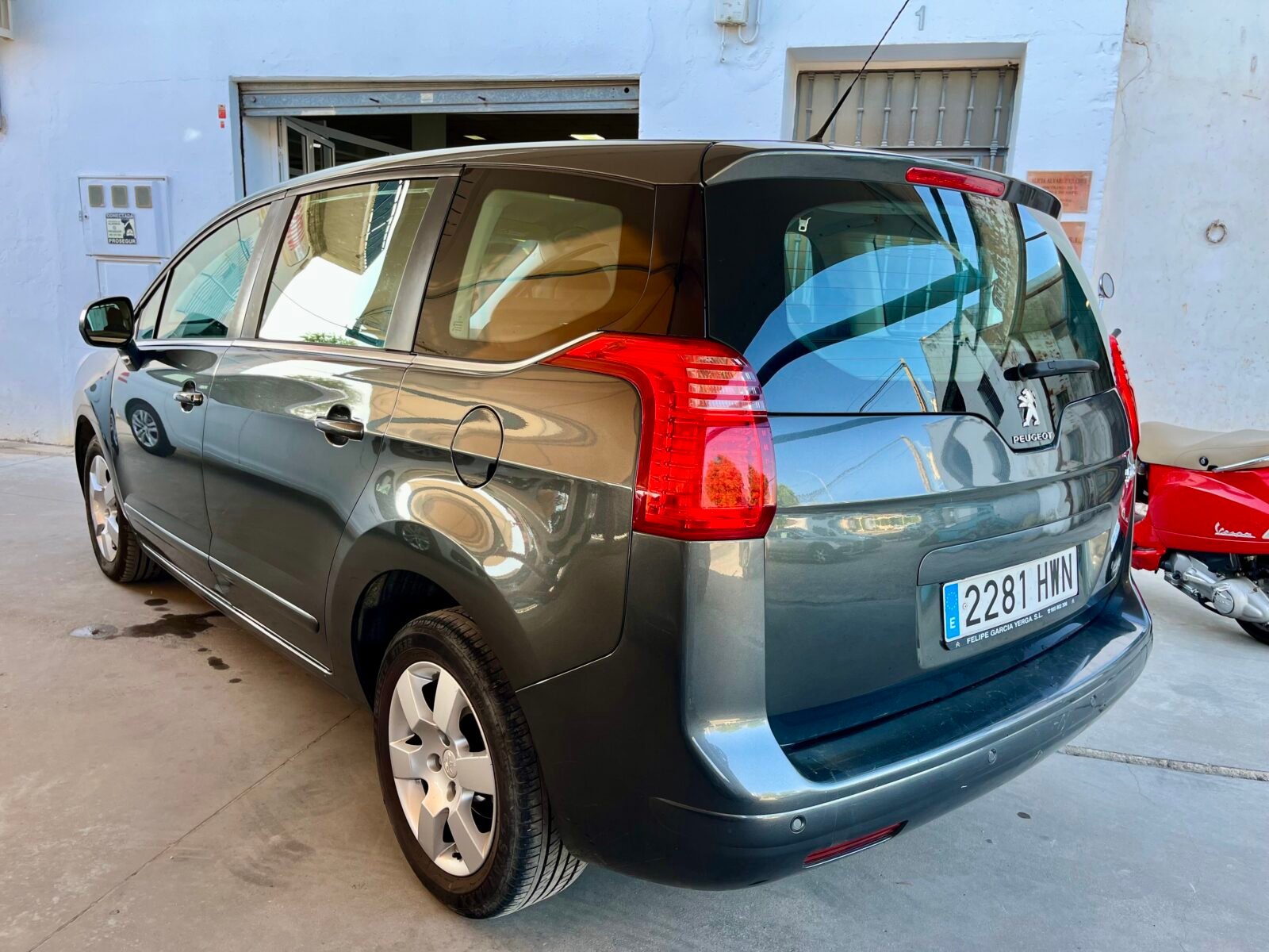 PEUGEOT 5008 1.6 hdi active