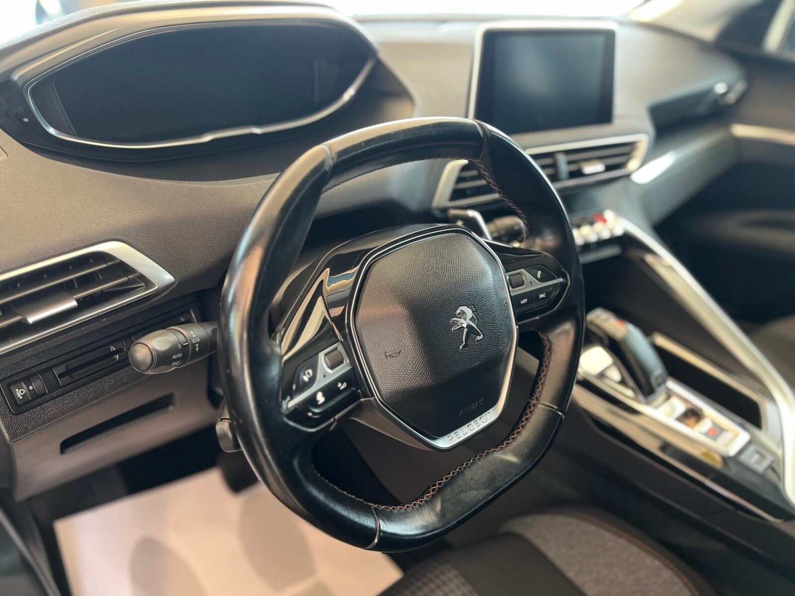 PEUGEOT 3008 1.6 hdi active