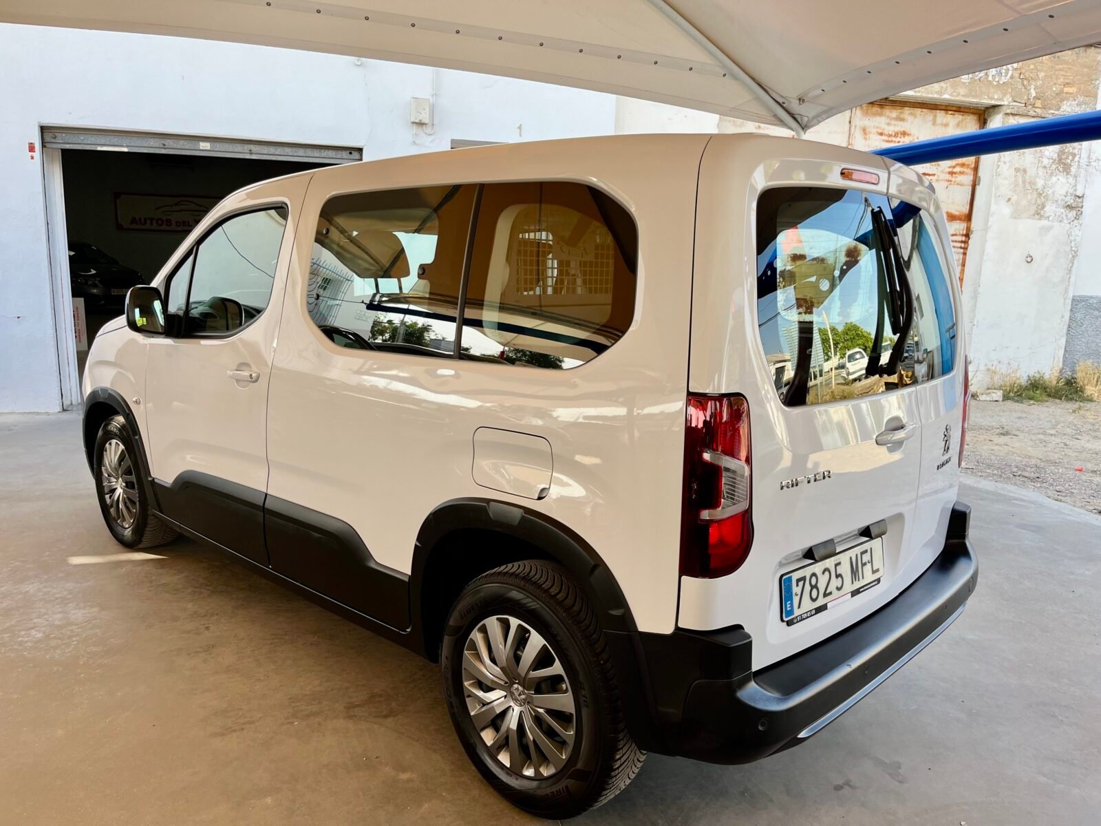 PEUGEOT 1.5 Active Pack