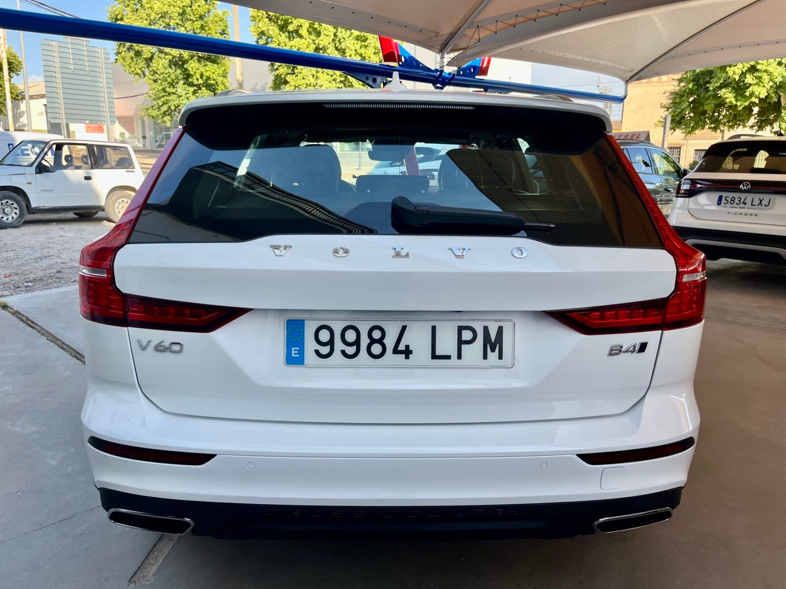 VOLVO V60 CROSS COUTRY 2.0 B4 D AWD  Pro AUTO