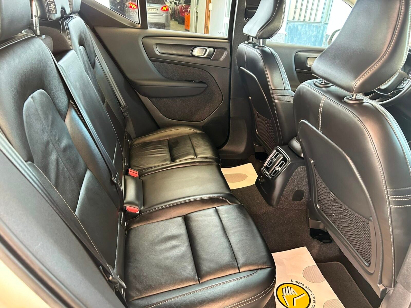 VOLVO XC40 1.5 T4 Twin Recharge Plus Bright Auto