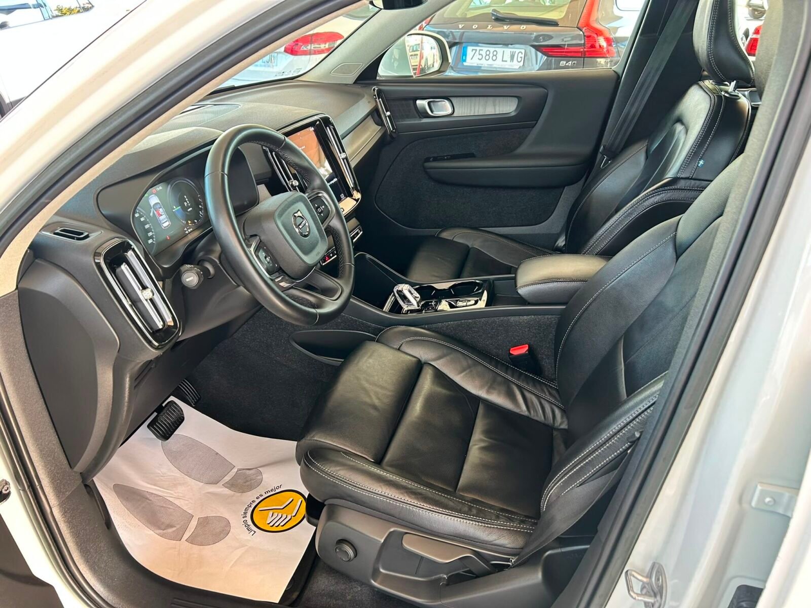 VOLVO XC40 1.5 T4 Twin Recharge Plus Bright Auto