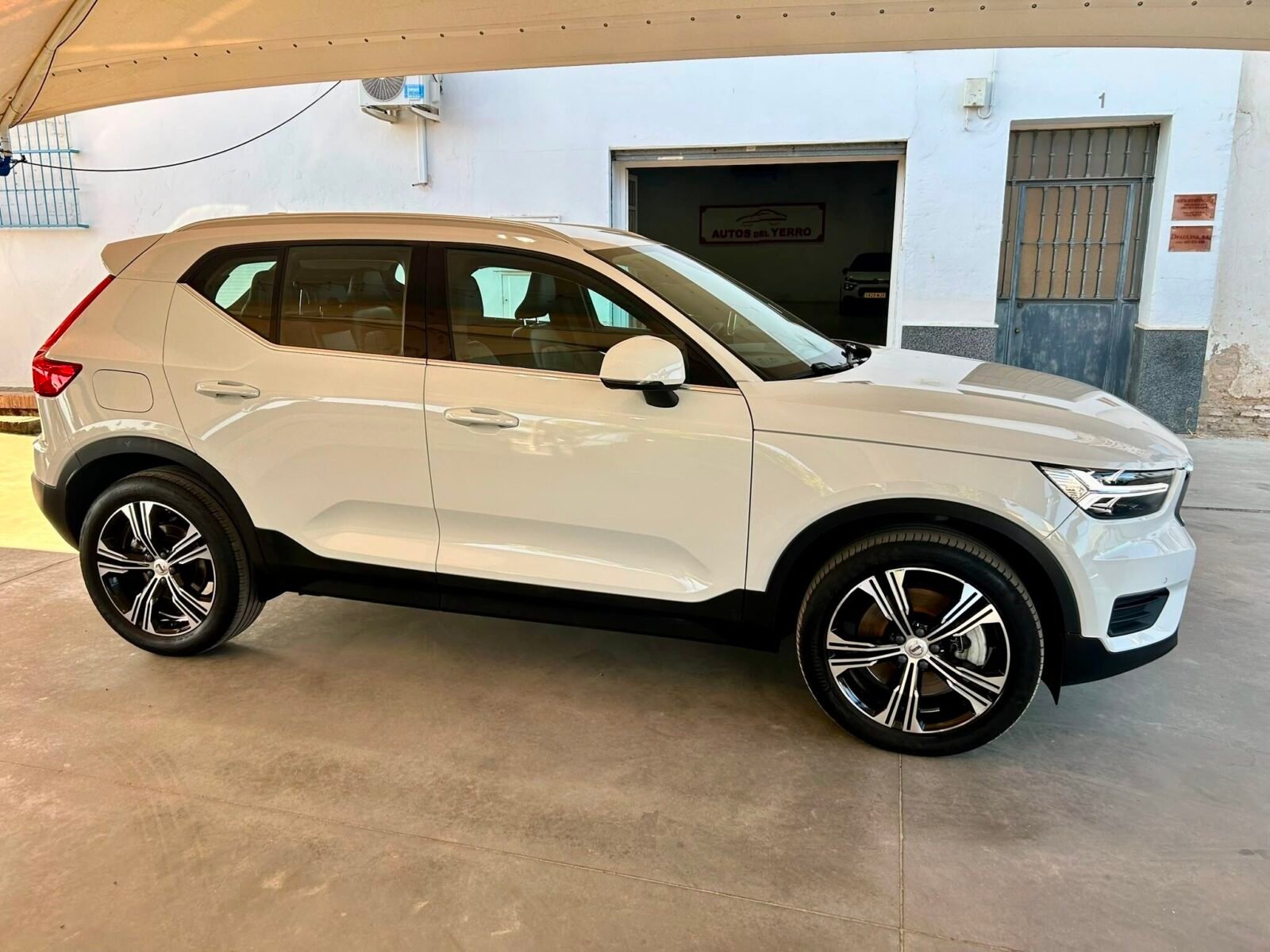 VOLVO XC40 1.5 T4 Twin Recharge Plus Bright Auto