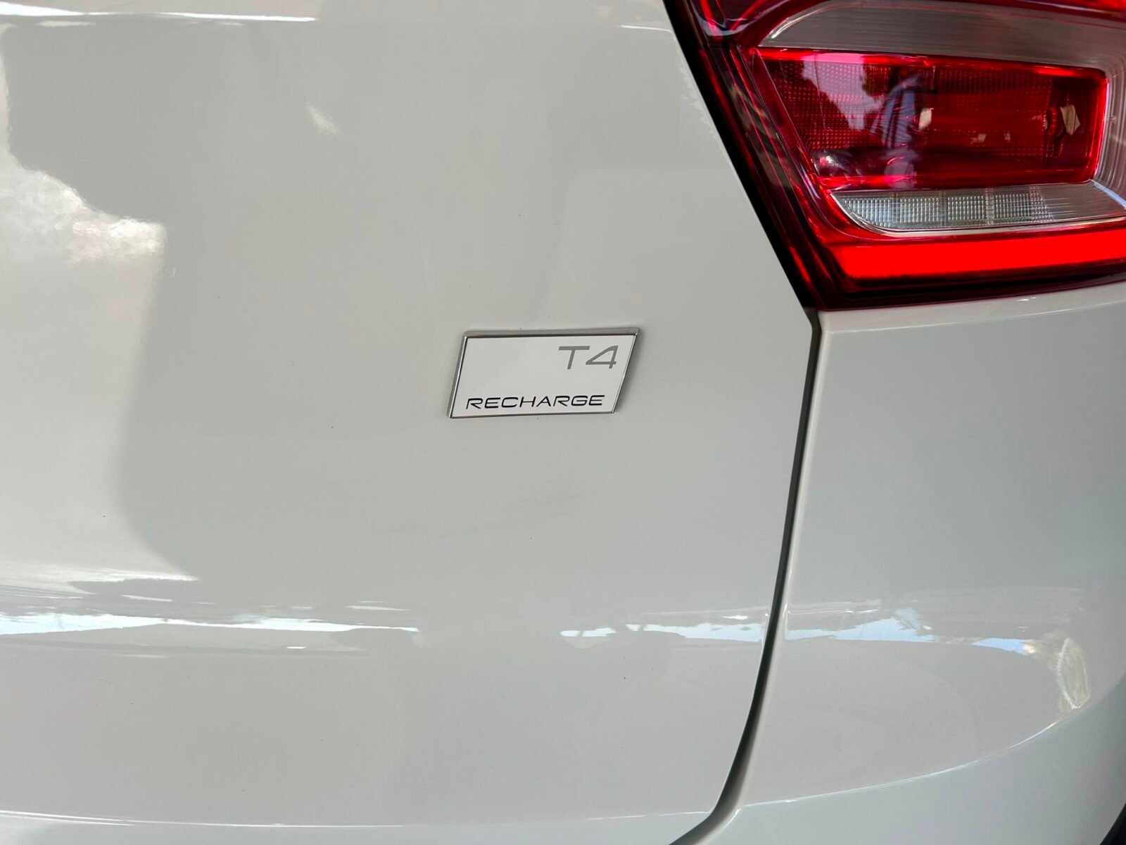 VOLVO XC40 1.5 T4 Twin Recharge Plus Bright Auto