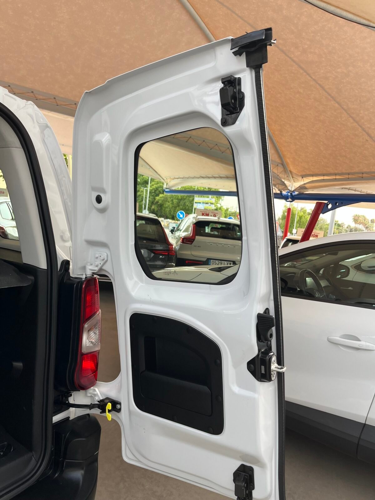 PEUGEOT Active Pack Busin. Standard BlueHDi