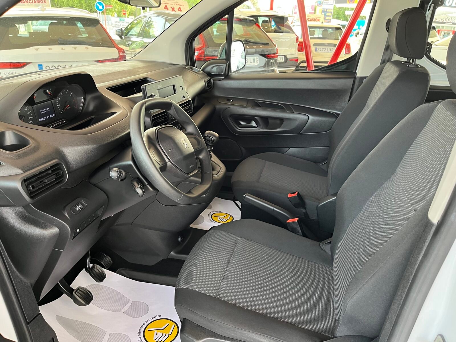 PEUGEOT Active Pack Busin. Standard BlueHDi