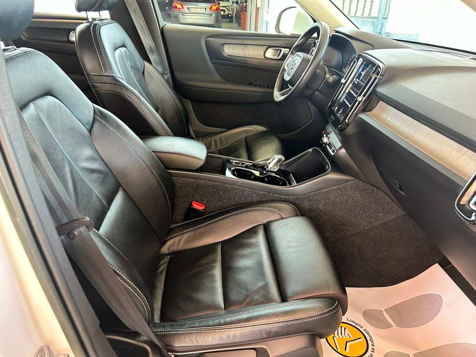 VOLVO XC40 1.5 T4 Twin Recharge Plus Bright Auto