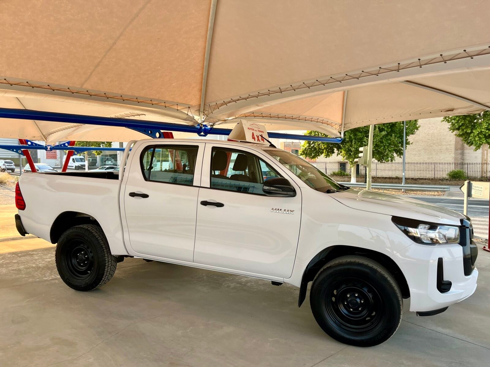 TOYOTA HILUX 2.4 D4D Cabina Doble GX Plus