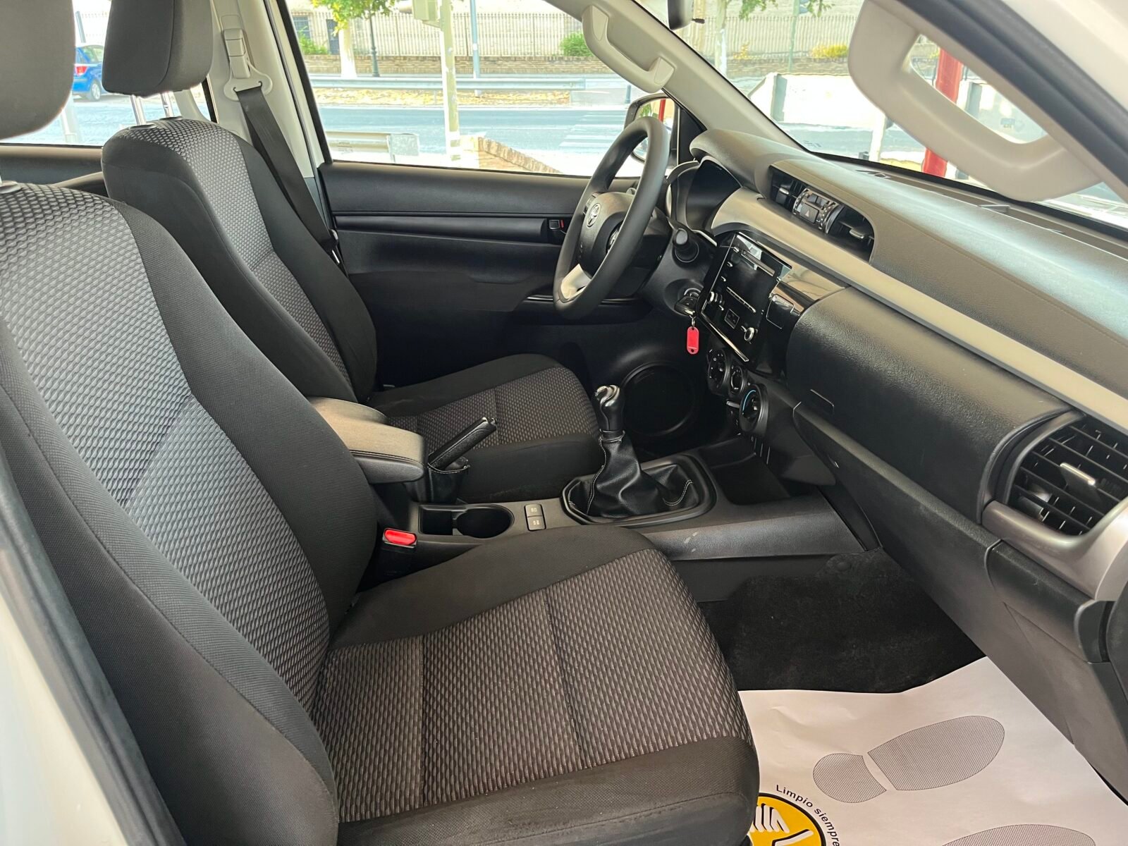 TOYOTA HILUX 2.4 D4D Cabina Doble GX Plus