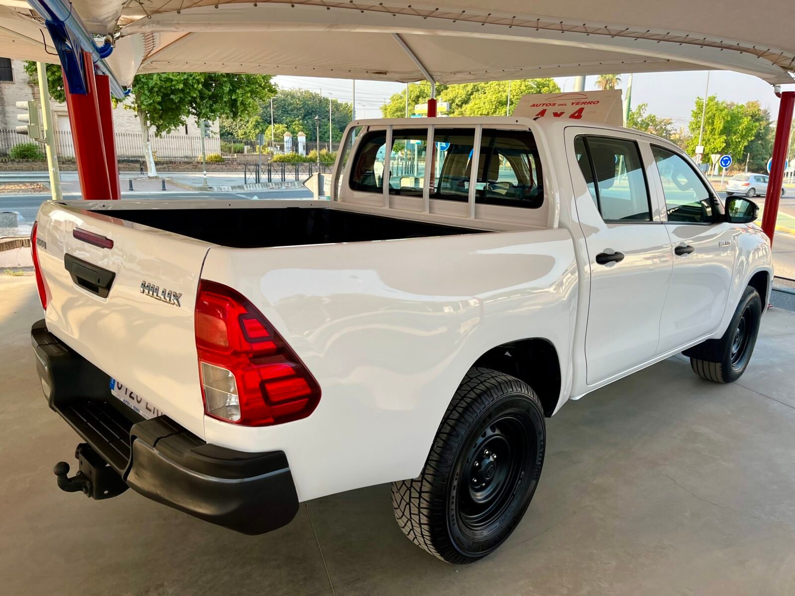 TOYOTA HILUX 2.4 D4D Cabina Doble GX Plus