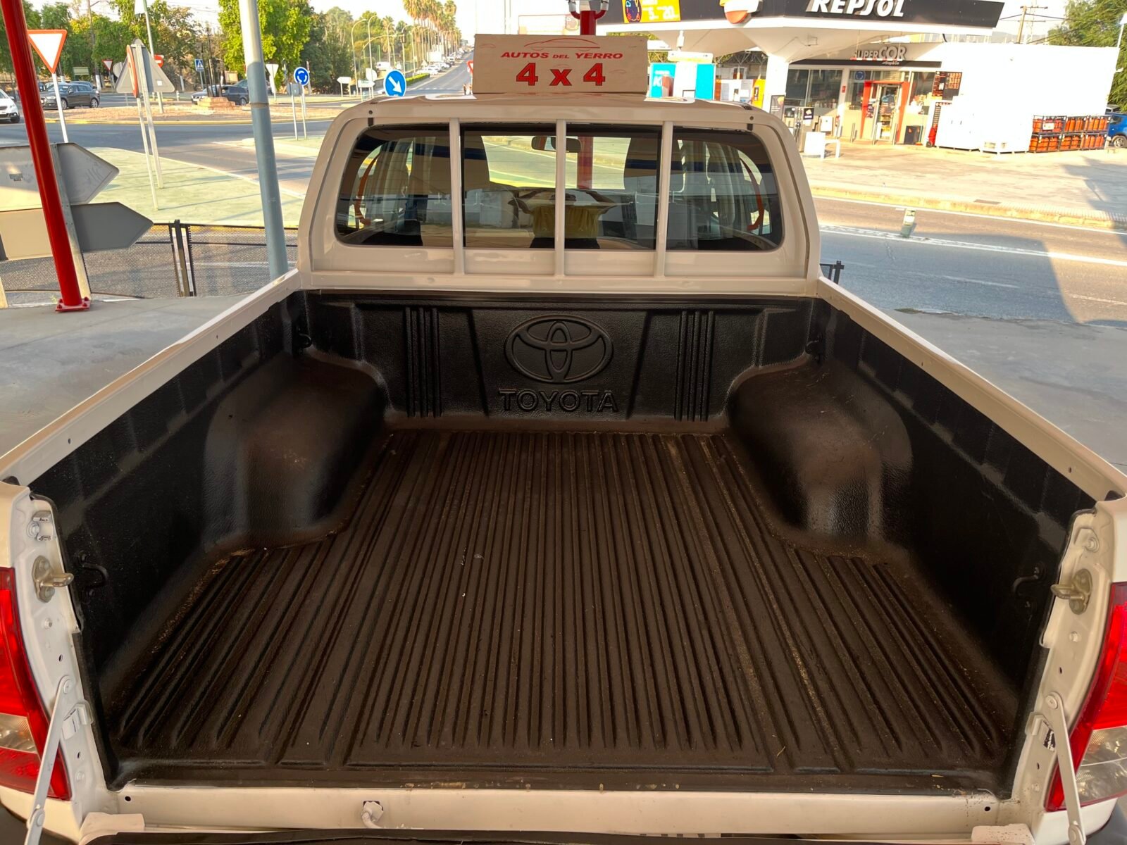 TOYOTA HILUX 2.4 D4D Cabina Doble GX Plus