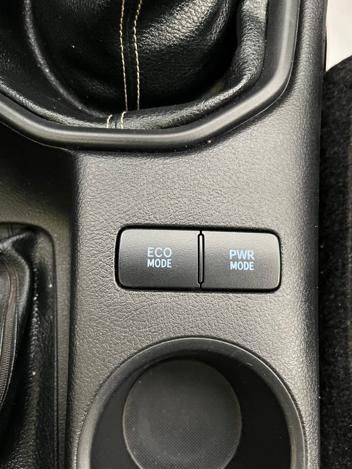 TOYOTA HILUX 2.4 D4D Cabina Doble GX Plus