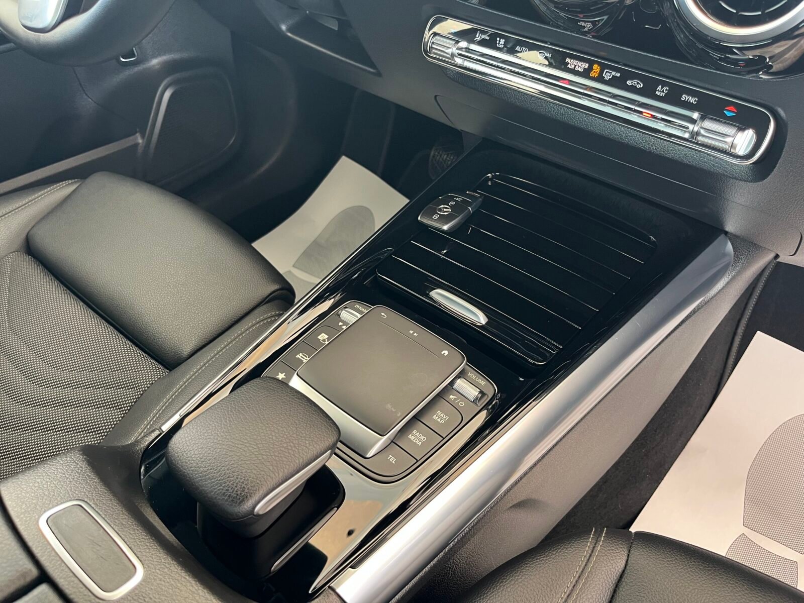 MERCEDES-BENZ GLA GLA 200 D