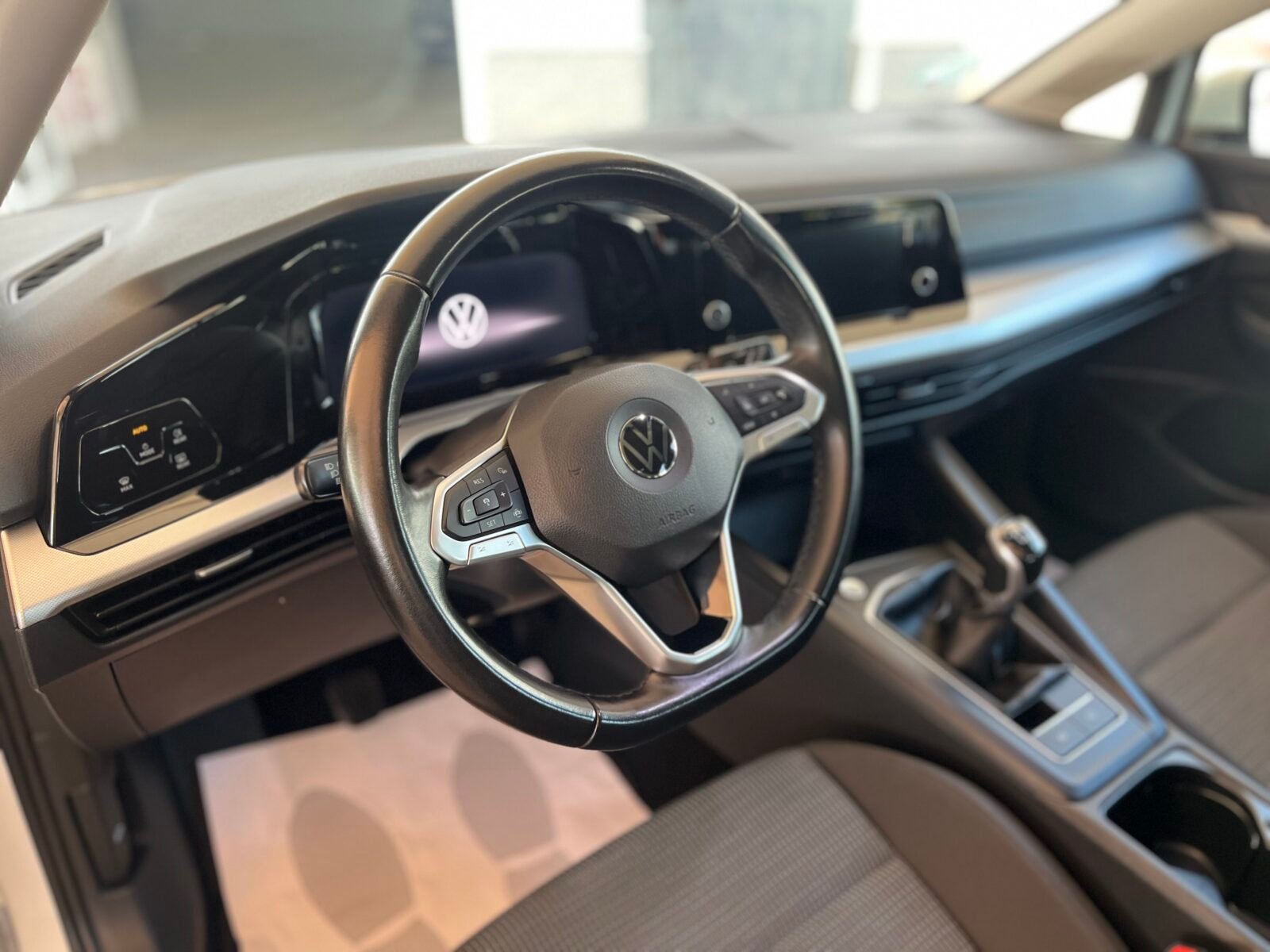 VOLKSWAGEN GOLF VARIANT Life 2.0 TDI