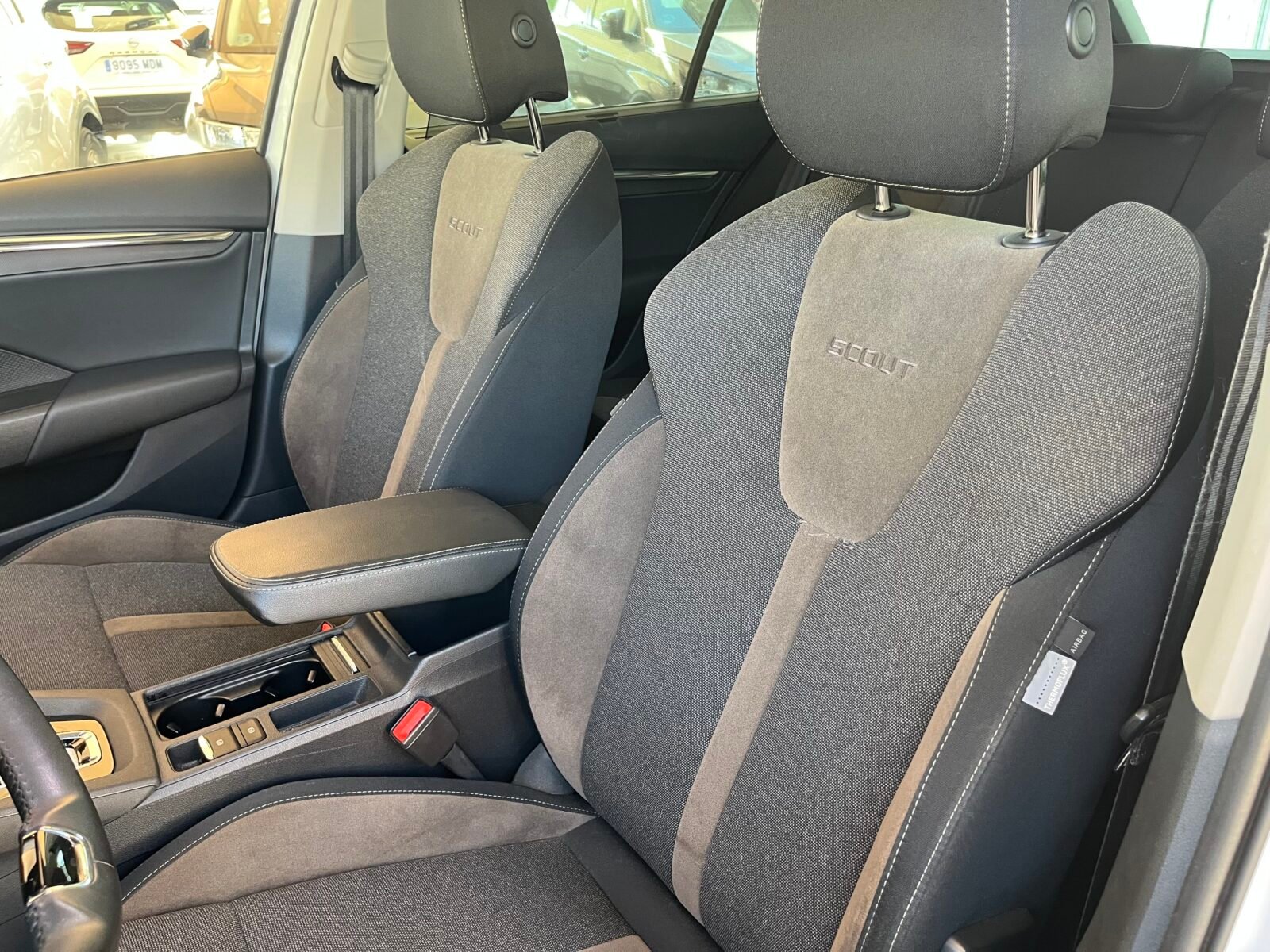 SKODA SKOUT Octavia Combi 2.0 TDI DSG 4x4 Scout