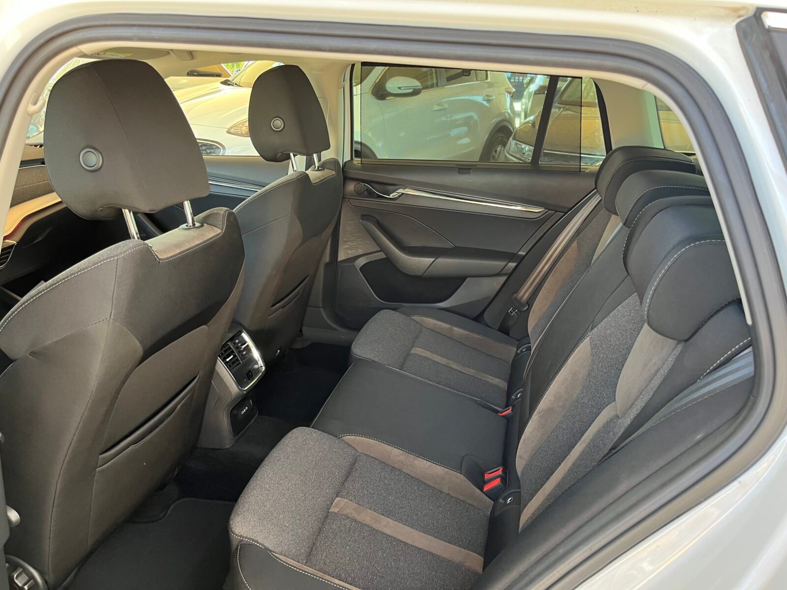 SKODA SKOUT Octavia Combi 2.0 TDI DSG 4x4 Scout