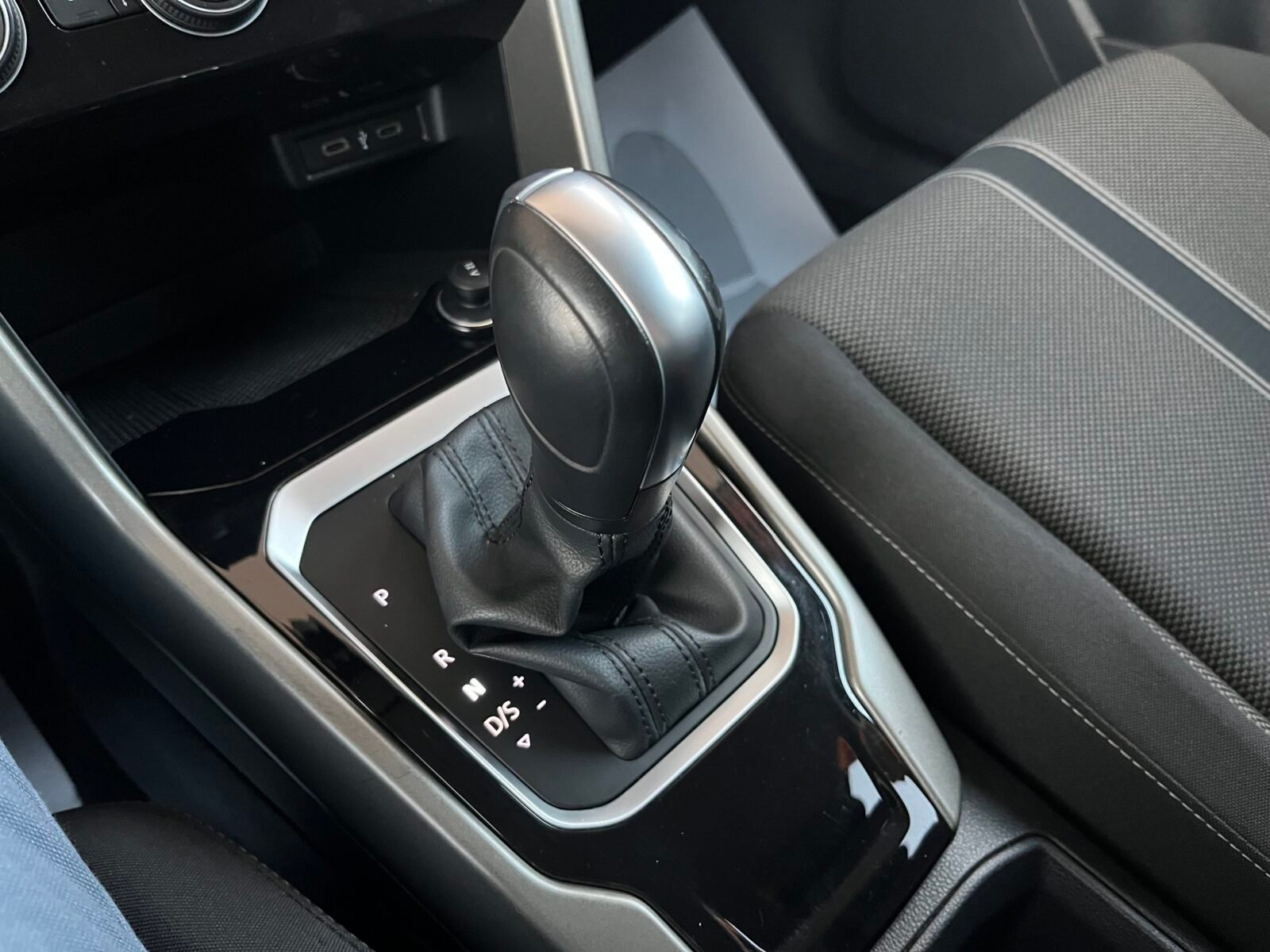 VOLKSWAGEN T-Roc Advance 2.0 TDI DSG