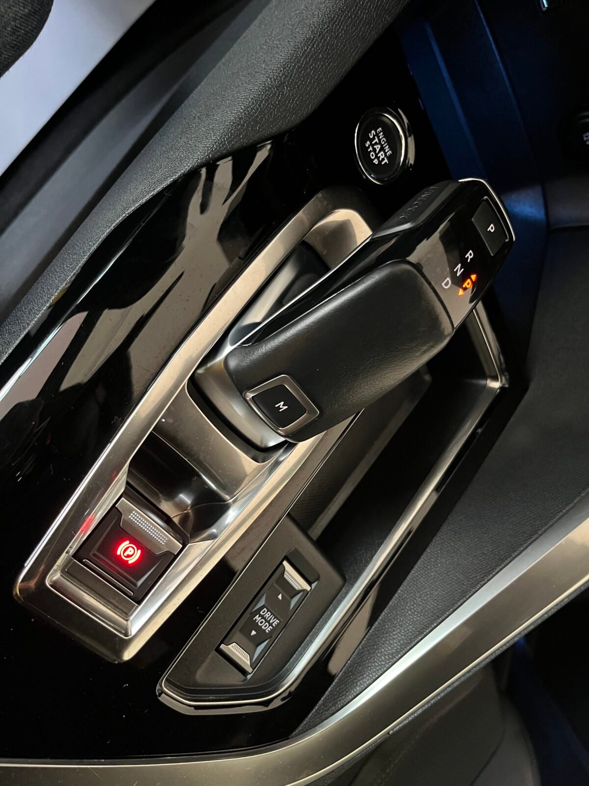 PEUGEOT 3008 1.5 BlueHDi SS GT EAT8