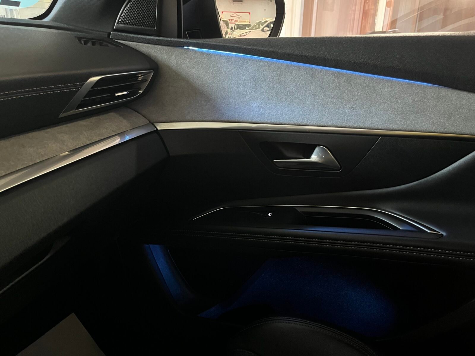 PEUGEOT 3008 1.5 BlueHDi SS GT EAT8